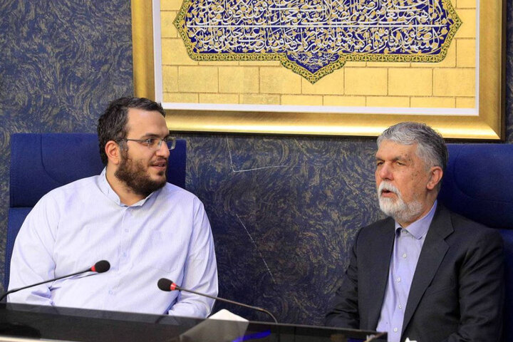 : بازدید وزیر فرهنگ از حوزه هنری انقلاب اسلامی؛ تأکید بر تقویت تولیدات فرهنگی ملی