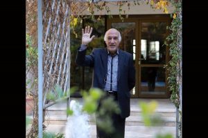 افراد معدودی با اسوار قابل مقایسه‌اند؛ از نظر دانش کسی به او نمی‌رسید