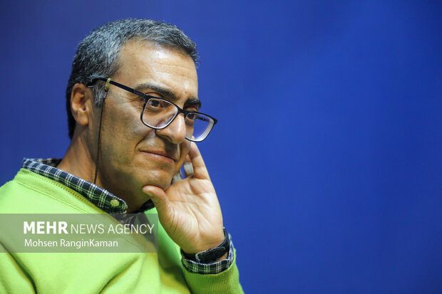 می‌نویسم که خوانده شود؛ نیاز باشد، اعتراض می‌کنم